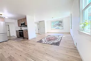 1122 Tyler Ave, Oshkosh, WI 54902 - Photo 5