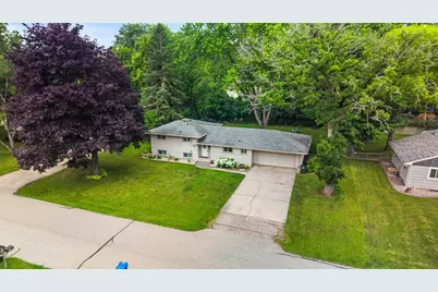 826 Fieldcrest Drive, Neenah, WI 54956 - Photo 35