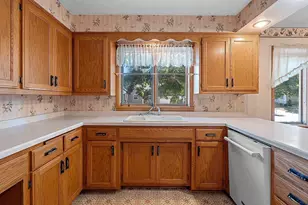357 Jefferson St, Oconto, WI 54153 - Photo 17