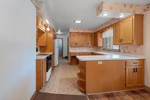 357 Jefferson St, Oconto, WI 54153 - Photo 15