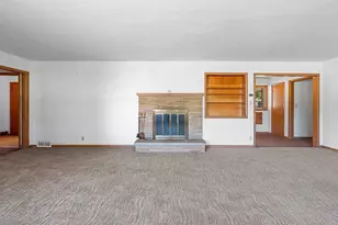 357 Jefferson St, Oconto, WI 54153 - Photo 9