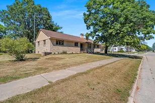 357 Jefferson St, Oconto, WI 54153 - Photo 61