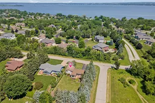 4085 Leonard Point Rd, Oshkosh, WI 54904 - Photo 41