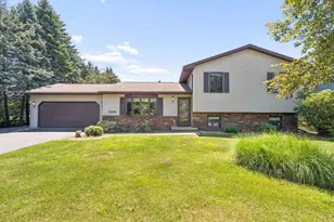 4085 Leonard Point Rd, Oshkosh, WI 54904 - Photo 1