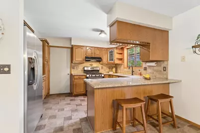 4085 Leonard Point Road, Oshkosh, WI 54904 - Photo 7