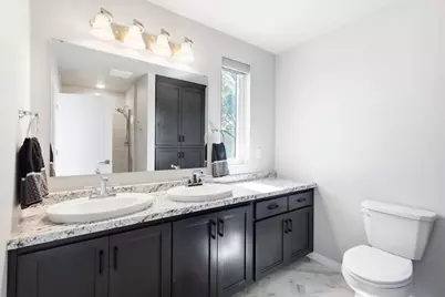 221 N Van Buren Street, Green Bay, WI 54301 - Photo 15