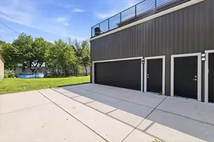 221 N Van Buren St, Green Bay, WI 54301 - Photo 27