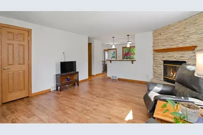 613 Clover Lane, Green Bay, WI 54301 - Photo 11