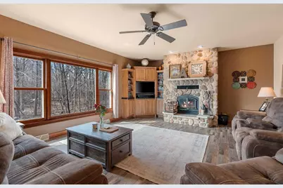 1055 Zacher Drive, Oshkosh, WI 54901 - Photo 7