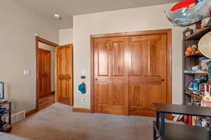 1055 Zacher Dr, Oshkosh, WI 54901 - Photo 19
