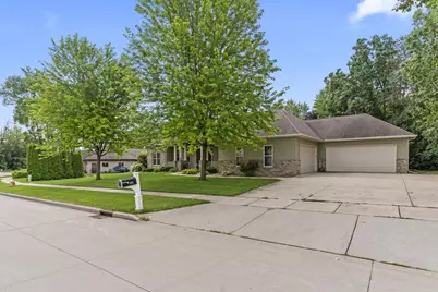1055 Zacher Drive, Oshkosh, WI 54901 - Photo 35