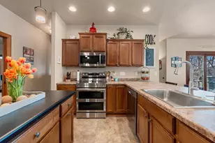 1055 Zacher Dr, Oshkosh, WI 54901 - Photo 3