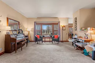 1055 Zacher Dr, Oshkosh, WI 54901 - Photo 9