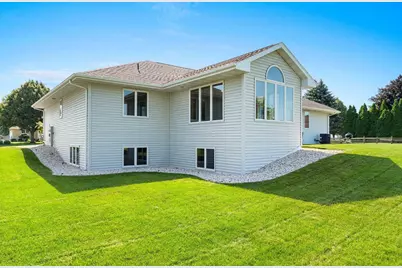 1475 Buckys, Green Bay, WI 54313 - Photo 27