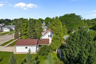 906 Grand St, Oshkosh, WI 54901 - Photo 5