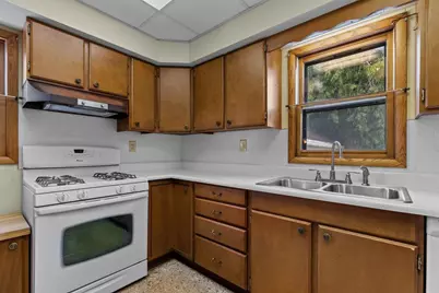 906 Grand Street, Oshkosh, WI 54901 - Photo 31