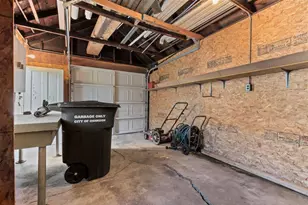 906 Grand St, Oshkosh, WI 54901 - Photo 59