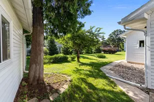 906 Grand St, Oshkosh, WI 54901 - Photo 57