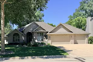 220 E Falcon Hill Way, Green Bay, WI 54302 - Photo 1