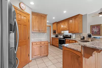 220 E Falcon Hill Way, Green Bay, WI 54302 - Photo 17