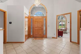 220 E Falcon Hill Way, Green Bay, WI 54302 - Photo 3