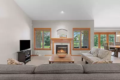 220 E Falcon Hill Way, Green Bay, WI 54302 - Photo 5