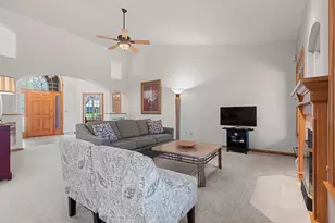 220 E Falcon Hill Way, Green Bay, WI 54302 - Photo 9