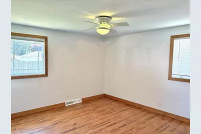 1137 W Roberts Avenue, Appleton, WI 54914 - Photo 17