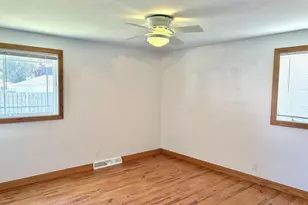 1137 W Roberts Ave, Appleton, WI 54914 - Photo 17