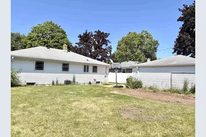 1137 W Roberts Avenue, Appleton, WI 54914 - Photo 3