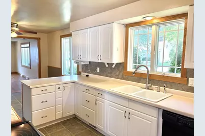 1137 W Roberts Avenue, Appleton, WI 54914 - Photo 7