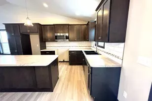 W6530 Breezy Way, Appleton, WI 54915 - Photo 3