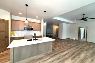 N8049 Oakwood Dr, Sherwood, WI 54169 - Photo 5