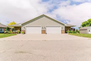 320D E Evergreen Dr, Kaukauna, WI 54130 - Photo 3