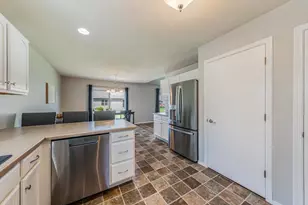 1028 Durham Ln, Menasha, WI 54952 - Photo 13