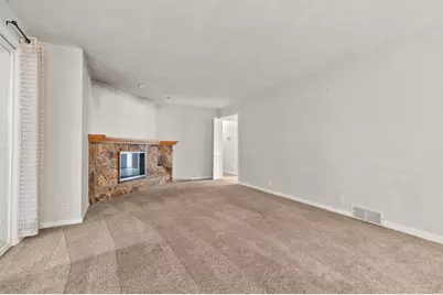 W6425 Lakeview Court, Menasha, WI 54952 - Photo 11