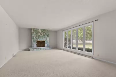 W6425 Lakeview Court, Menasha, WI 54952 - Photo 7