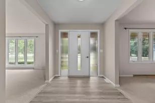 W6425 Lakeview Ct, Menasha, WI 54952 - Photo 5