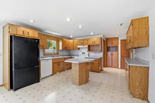 921 Outward Ave, De Pere, WI 54115 - Photo 11