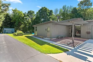 1004 W Crescent Dr, Manitowoc, WI 54220 - Photo 69