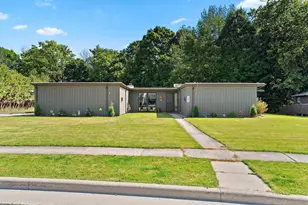 1004 W Crescent Dr, Manitowoc, WI 54220 - Photo 73