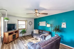 1718 S Pearl St, New London, WI 54961 - Photo 3