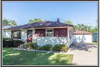 1718 S Pearl Street, New London, WI 54961 - Photo 1