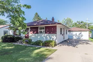 1718 S Pearl St, New London, WI 54961 - Photo 29
