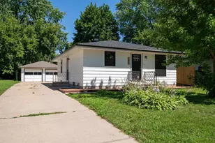1634 Burdick St, Oshkosh, WI 54901 - Photo 1