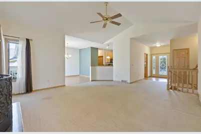 8 Hampton Court, Fond du Lac, WI 54935 - Photo 7