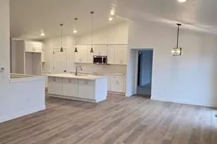 2951 Winnipeg St, Menasha, WI 54952 - Photo 9