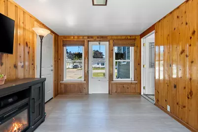 1956 Deckner Avenue, Green Bay, WI 54302 - Photo 9