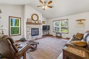 502 Leona Way, Oakfield, WI 53065 - Photo 5