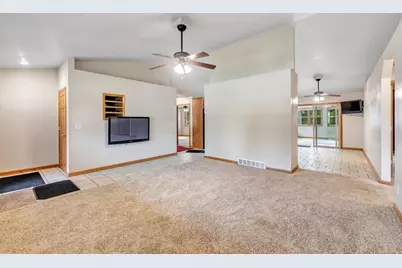 3533 Leeds Castle Drive, Green Bay, WI 54313 - Photo 3